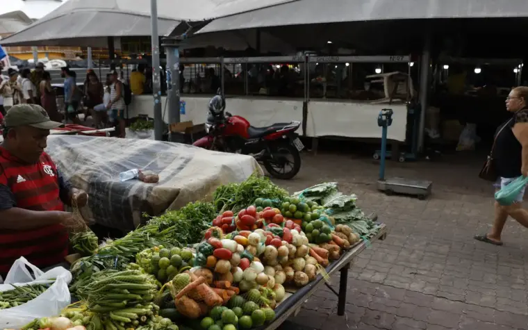 Estagnação em auxílios sociais ameaça economia de cidades, diz USP