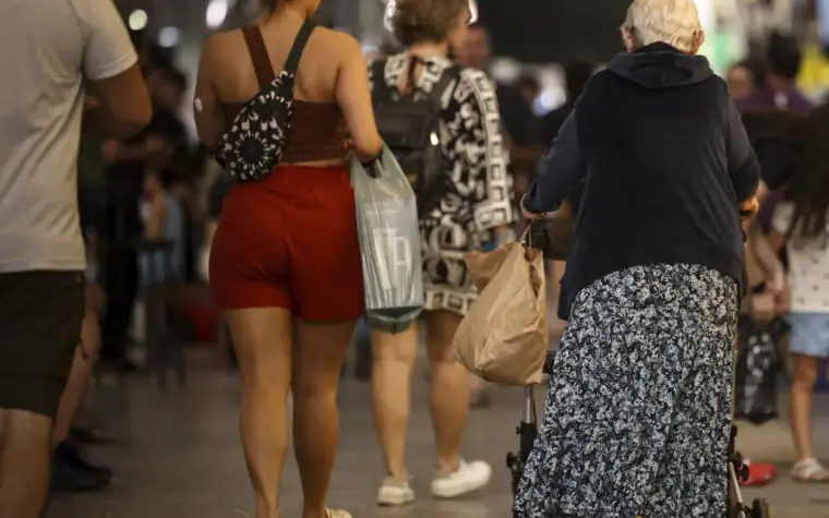 Economistas alertam para impacto social com corte amplo de gastos públicos