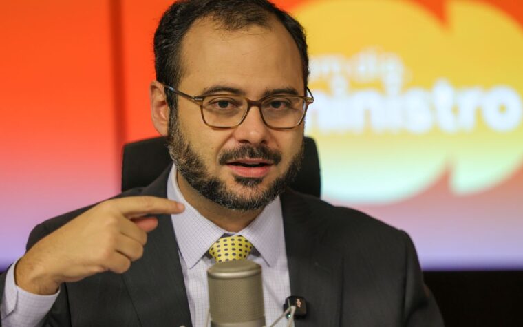 Ministro defende perdão de dívidas de MEIs como essencial para economia