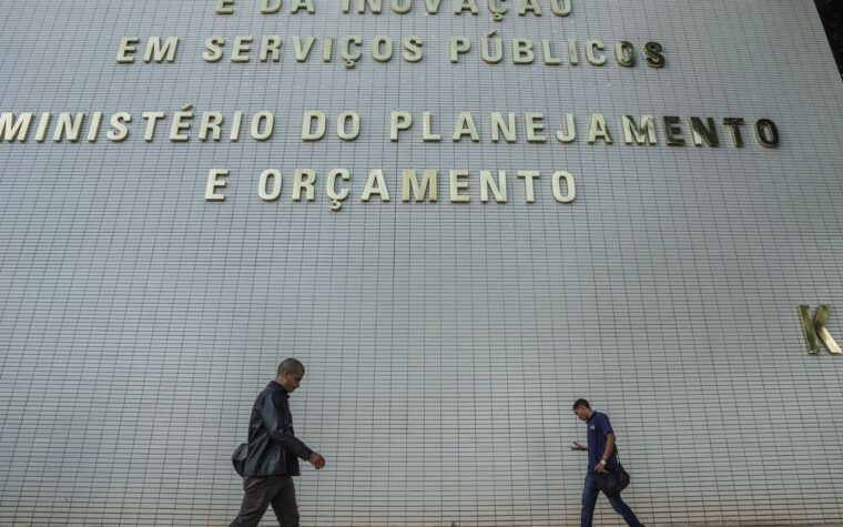 Plano do governo prevê redistribuição de R$ 20 bi no Orçamento de 2027